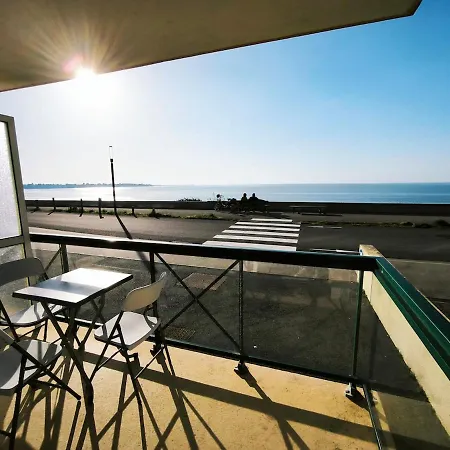 Echappee Bleue, Vue Proche De Tharon-plage Apartment